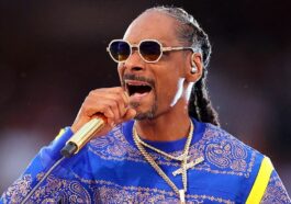 Snoop Dogg once auctioned a blunt for $10,000 at a charity event