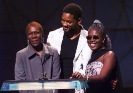 Tupac's mom, Afeni Shakur, and Biggie's mom, Voletta Wallace, met for the first time at the 1999 VMAs