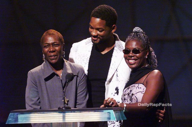 Tupac's mom, Afeni Shakur, and Biggie's mom, Voletta Wallace, met for the first time at the 1999 VMAs