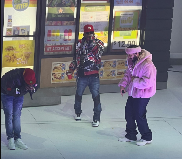 Drake welcomes Dipset onstage during his performance at Apollo Theater drake dipset apollo theater