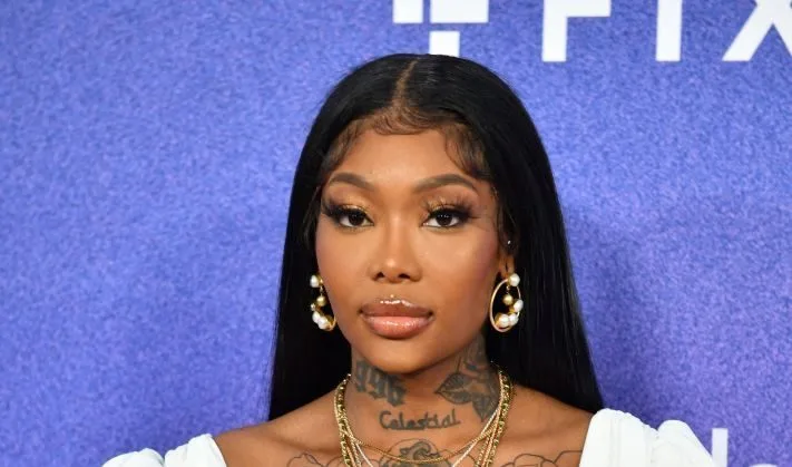 Summer Walker talks collaborating with J. Cole on “Audio Hug” – ‘He wanted to meet’