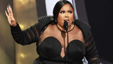 Lizzo disclaims targeting comedian Aries Spears in her 2022 MTV's VMA speech