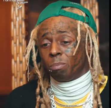 Lil Wayne stops tour bus to have his chef cook food for him, he hasn’t eaten fast food in 20 years lil wayne fast food chef
