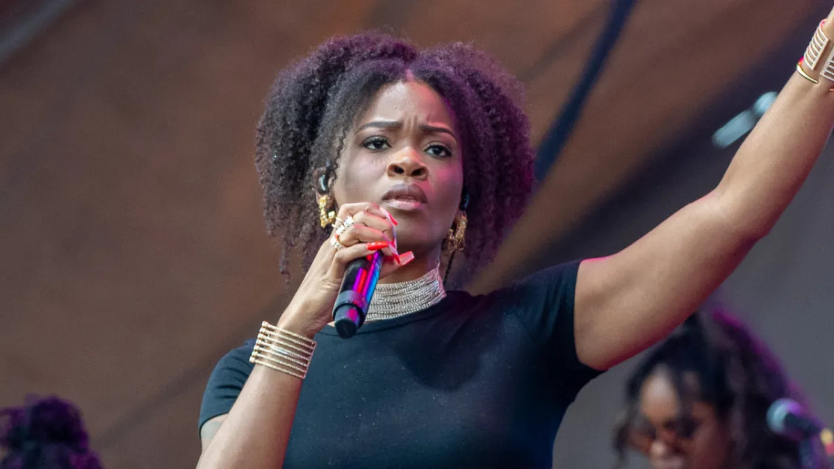 Ari Lennox recalls signing to a ‘scam’ label in her first deal