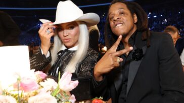 JAY-Z Joins Beyoncé On Stage in Paris