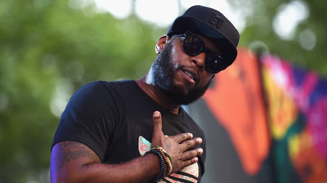 Talib Kweli expresses distress after AA flight attendant threatens to have him arrested talib kweli